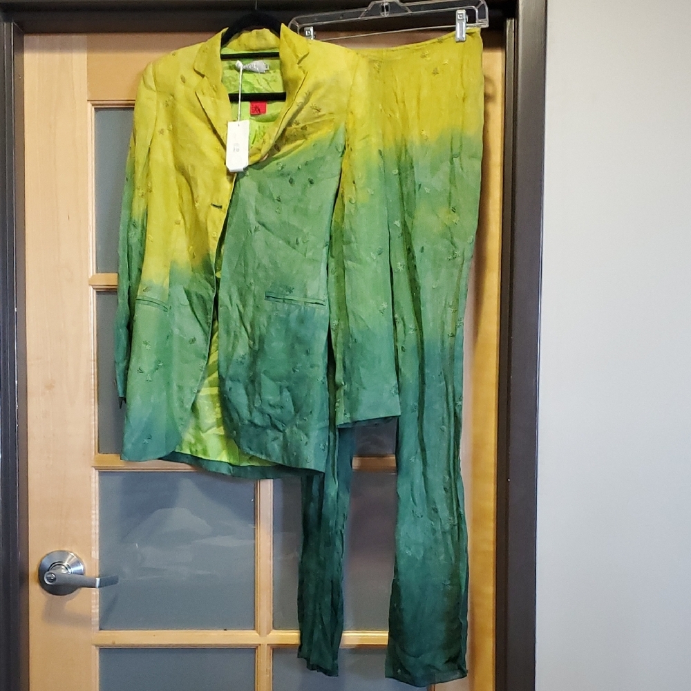 Gigli Green and Yellow Ombre Embroidered Blazer And Pants Suit